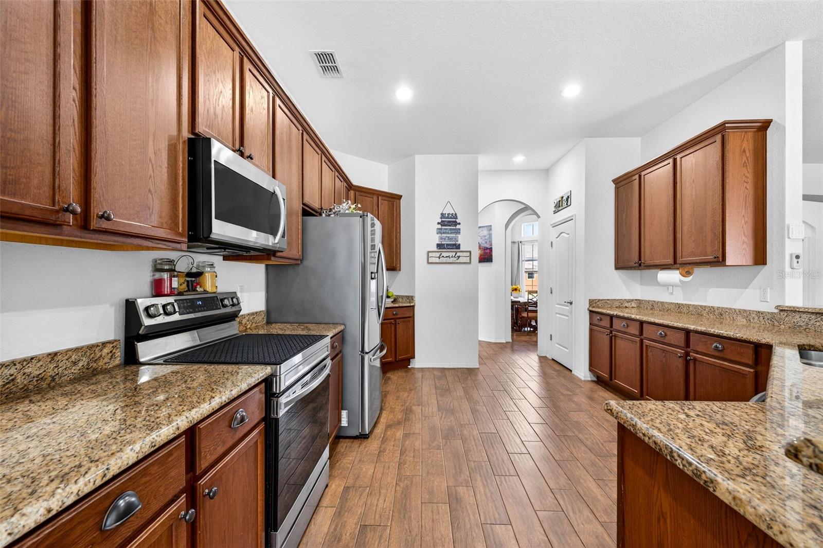 COUNTRY SQUARE - Residential