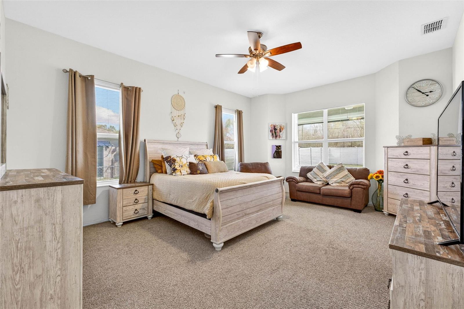 COUNTRY SQUARE - Residential