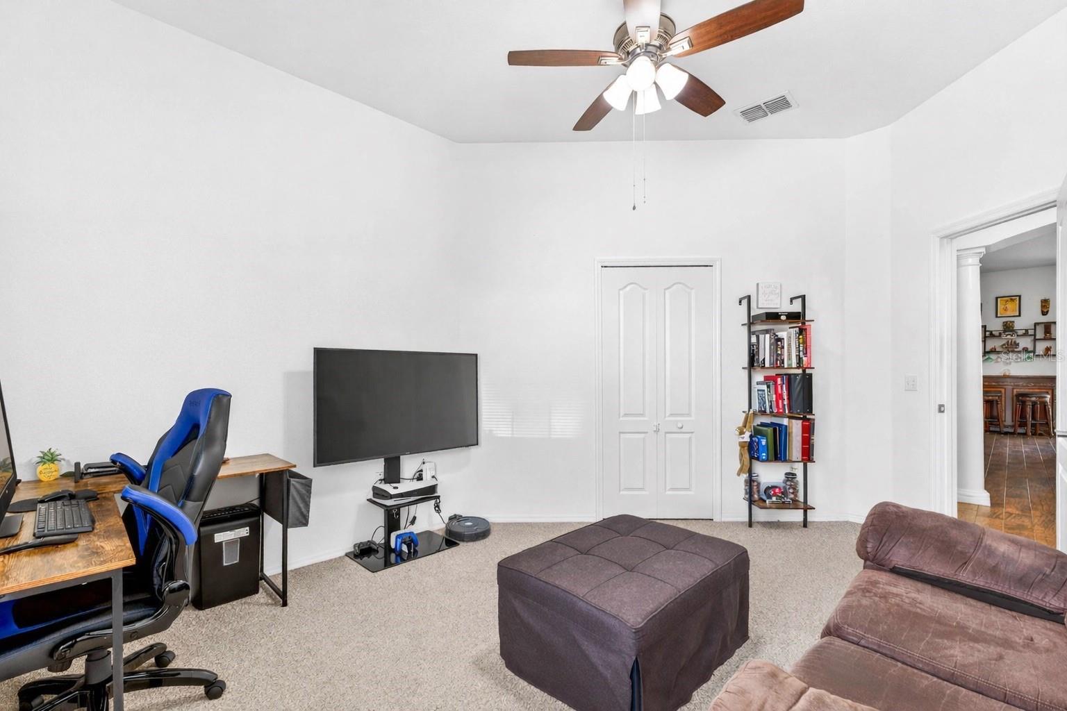 COUNTRY SQUARE - Residential