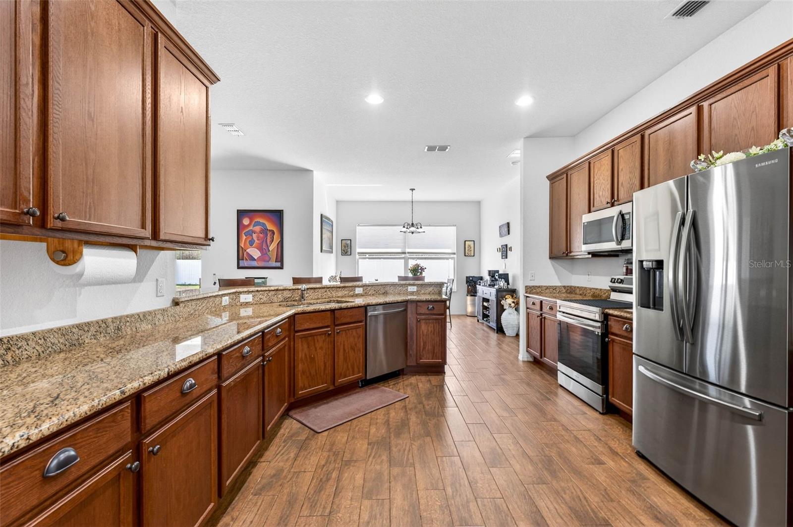 COUNTRY SQUARE - Residential