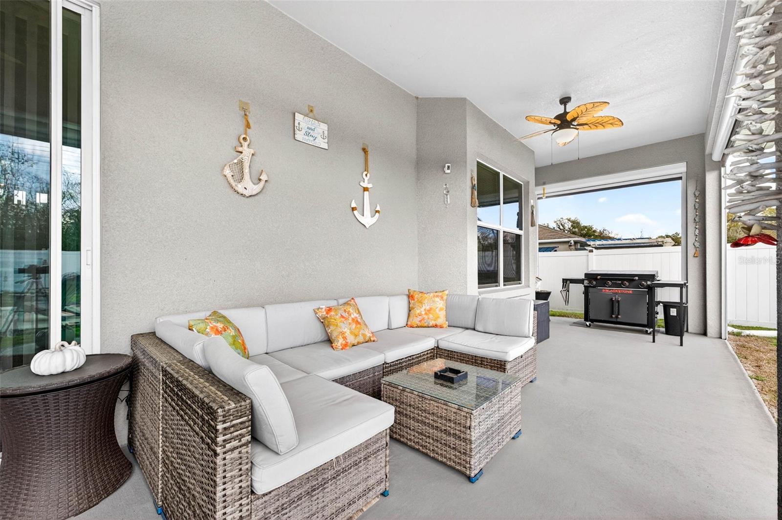 COUNTRY SQUARE - Residential