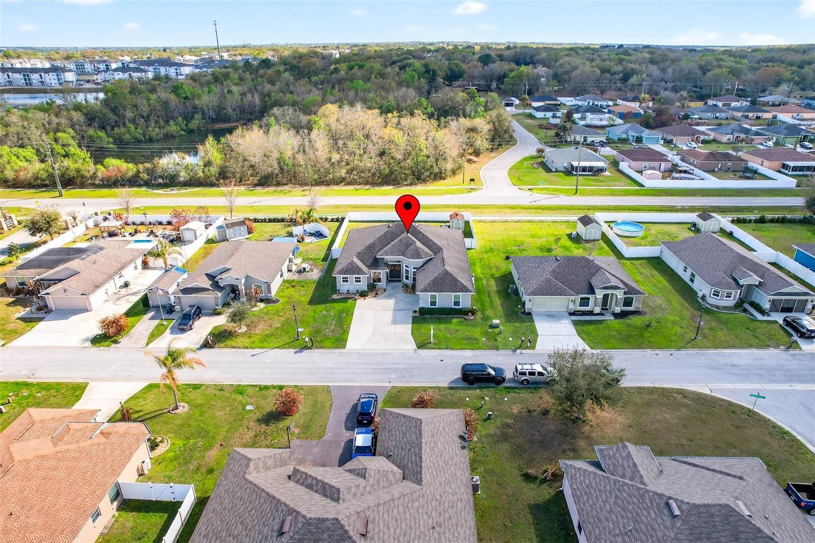 COUNTRY SQUARE - Residential