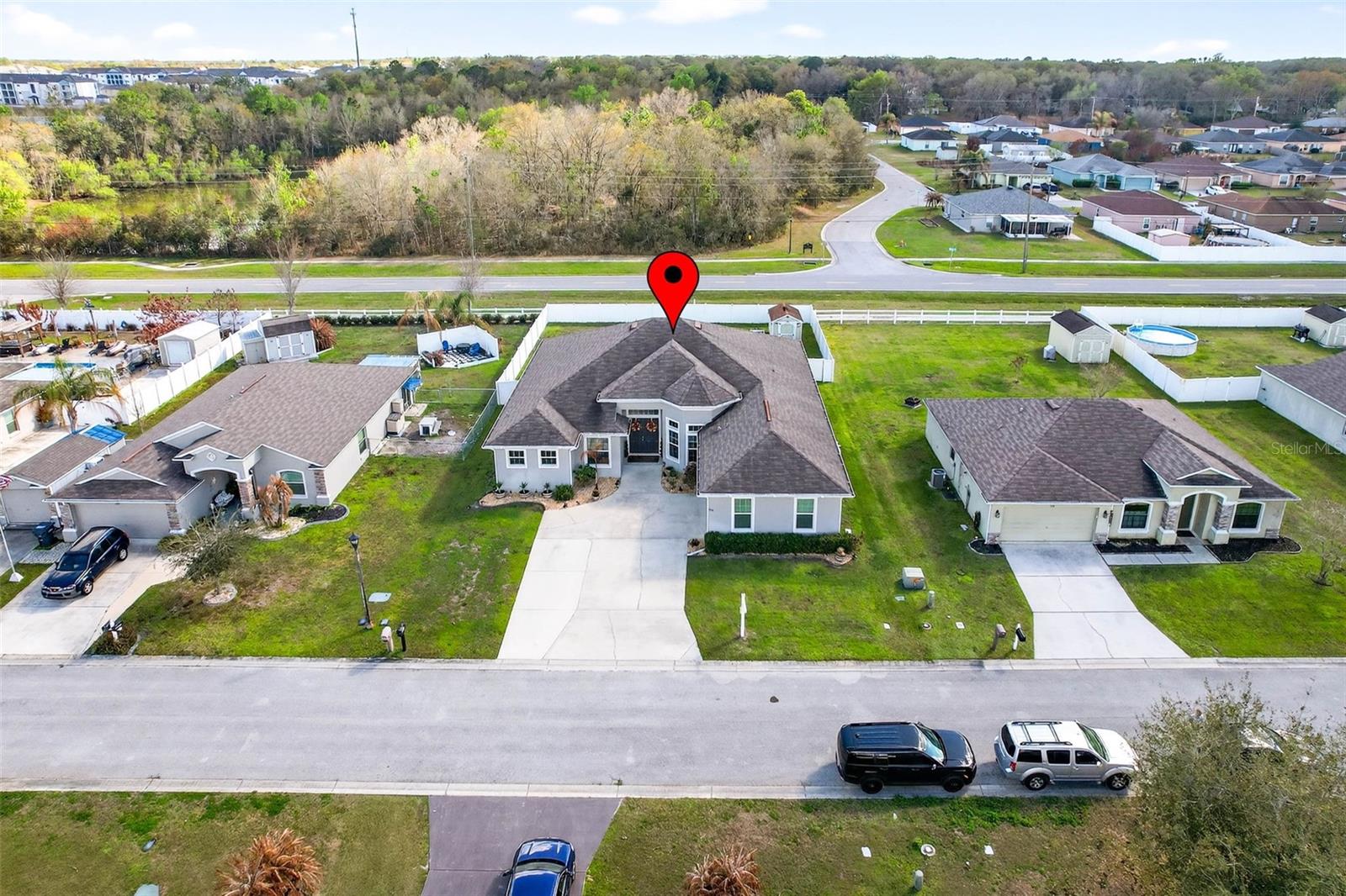 COUNTRY SQUARE - Residential