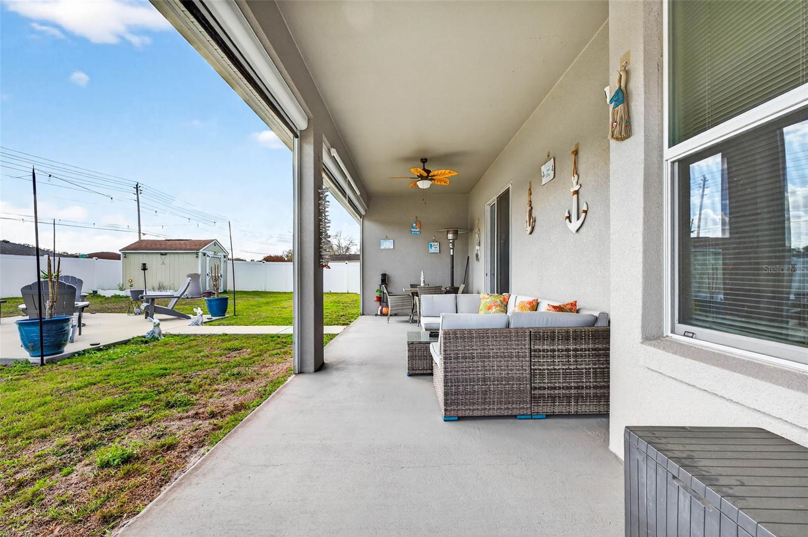 COUNTRY SQUARE - Residential