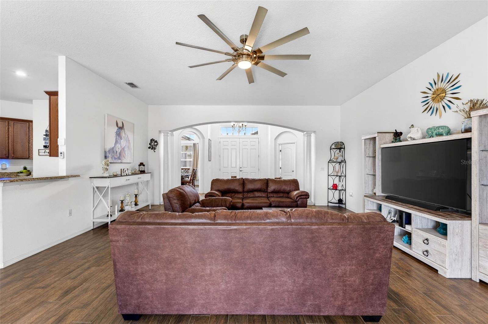 COUNTRY SQUARE - Residential