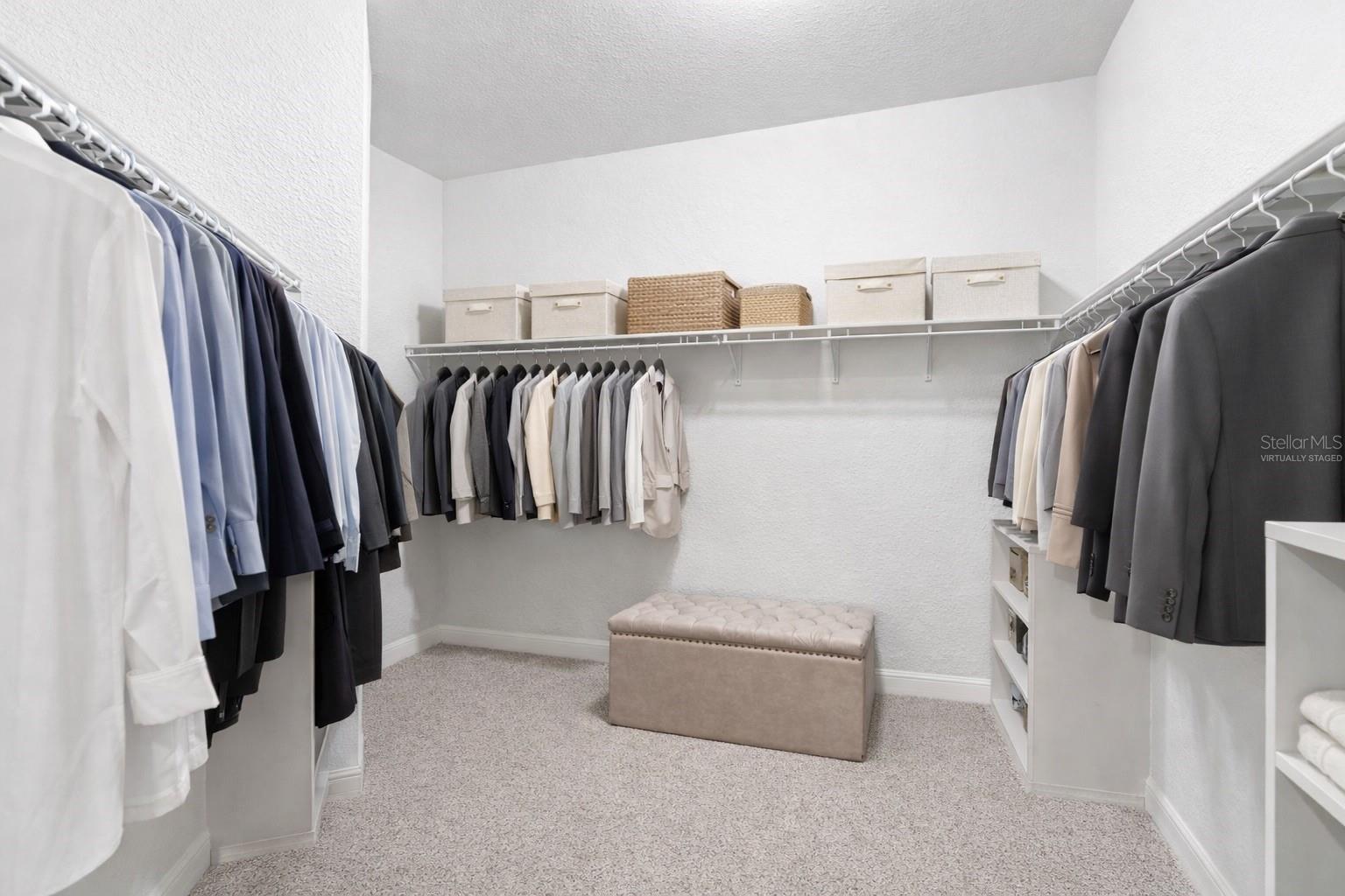 COUNTRY SQUARE - Residential