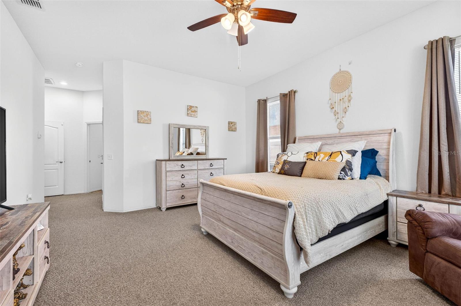 COUNTRY SQUARE - Residential