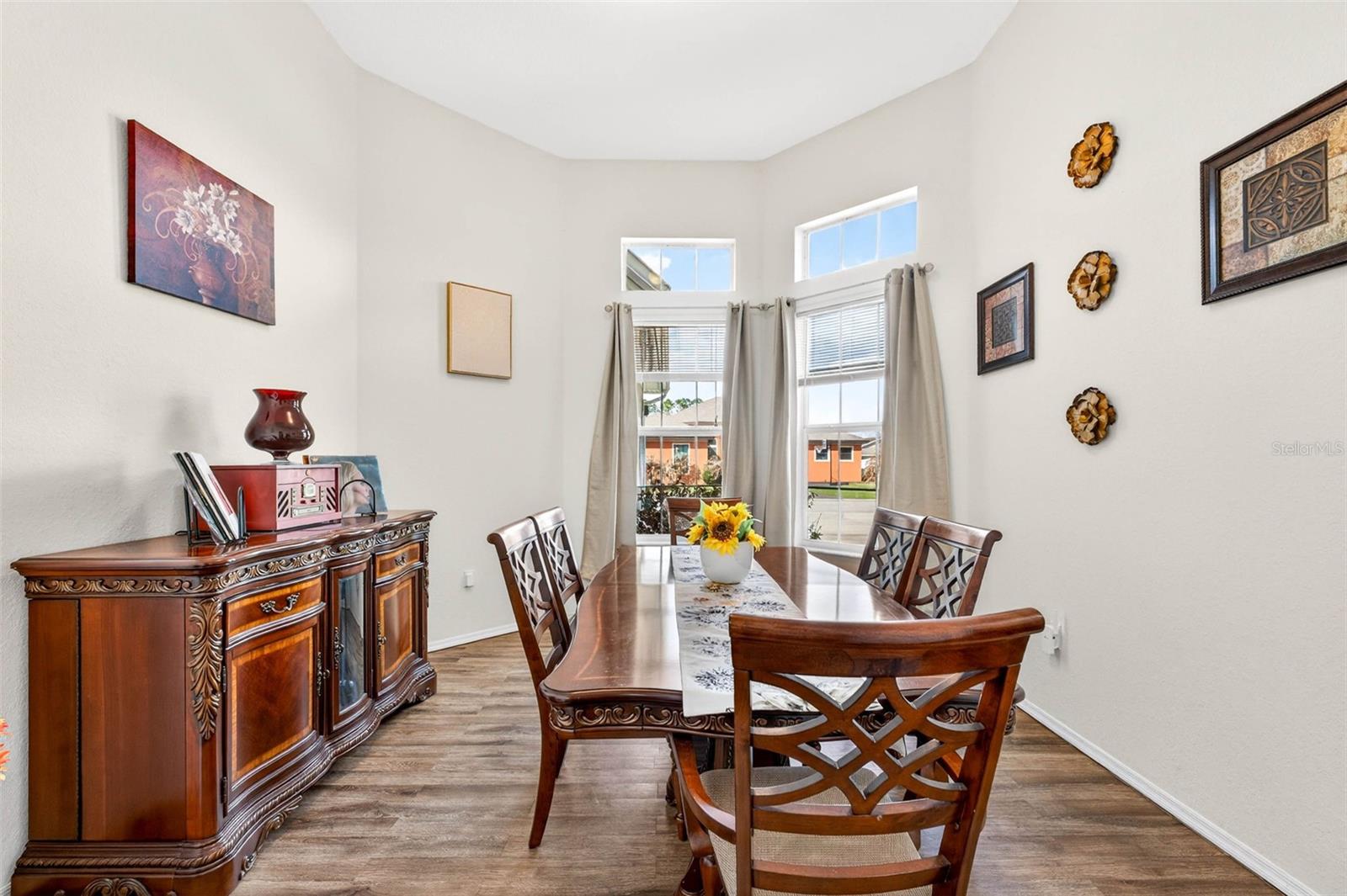 COUNTRY SQUARE - Residential