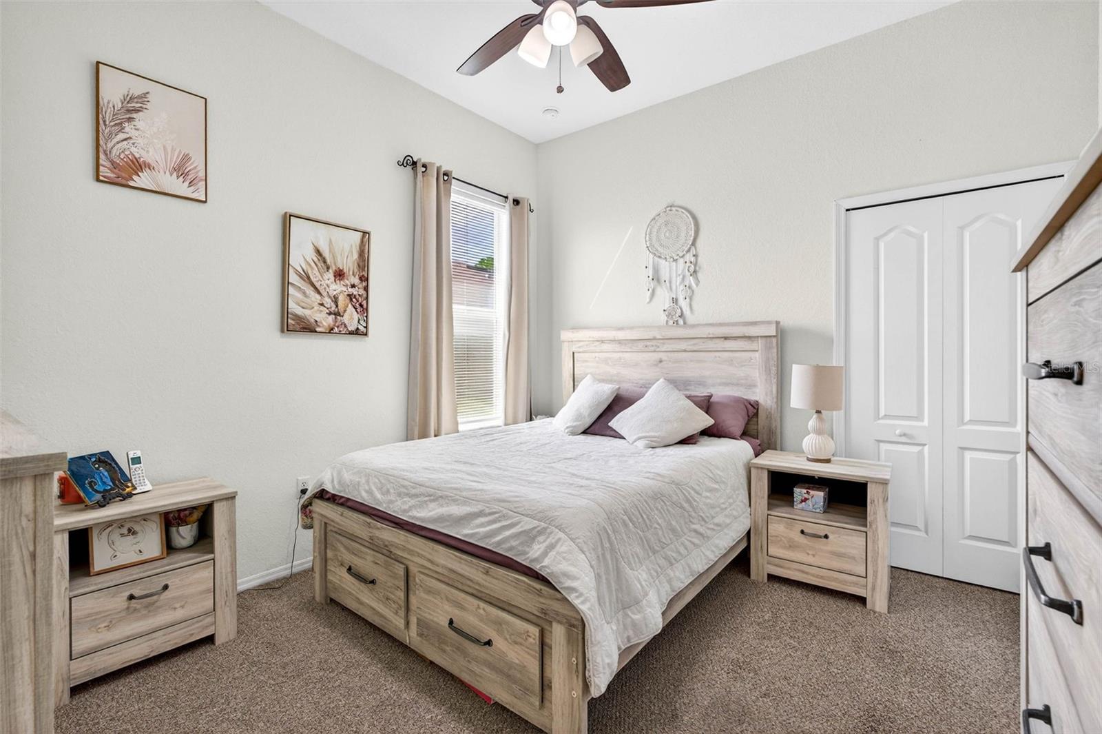 COUNTRY SQUARE - Residential