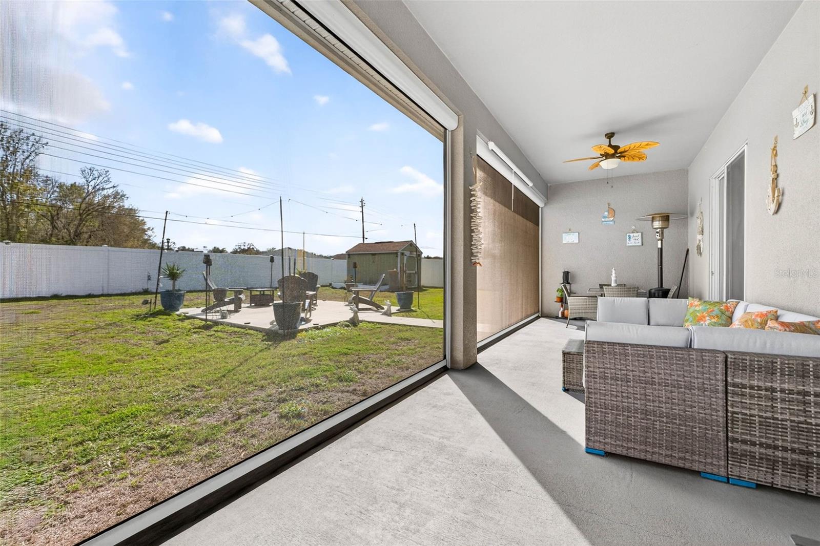 COUNTRY SQUARE - Residential