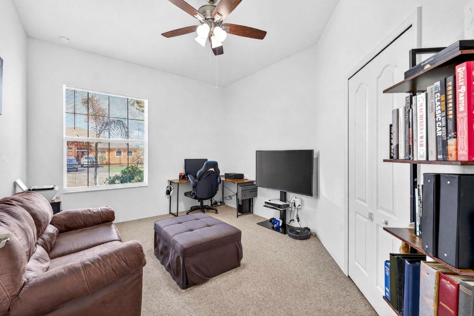 COUNTRY SQUARE - Residential