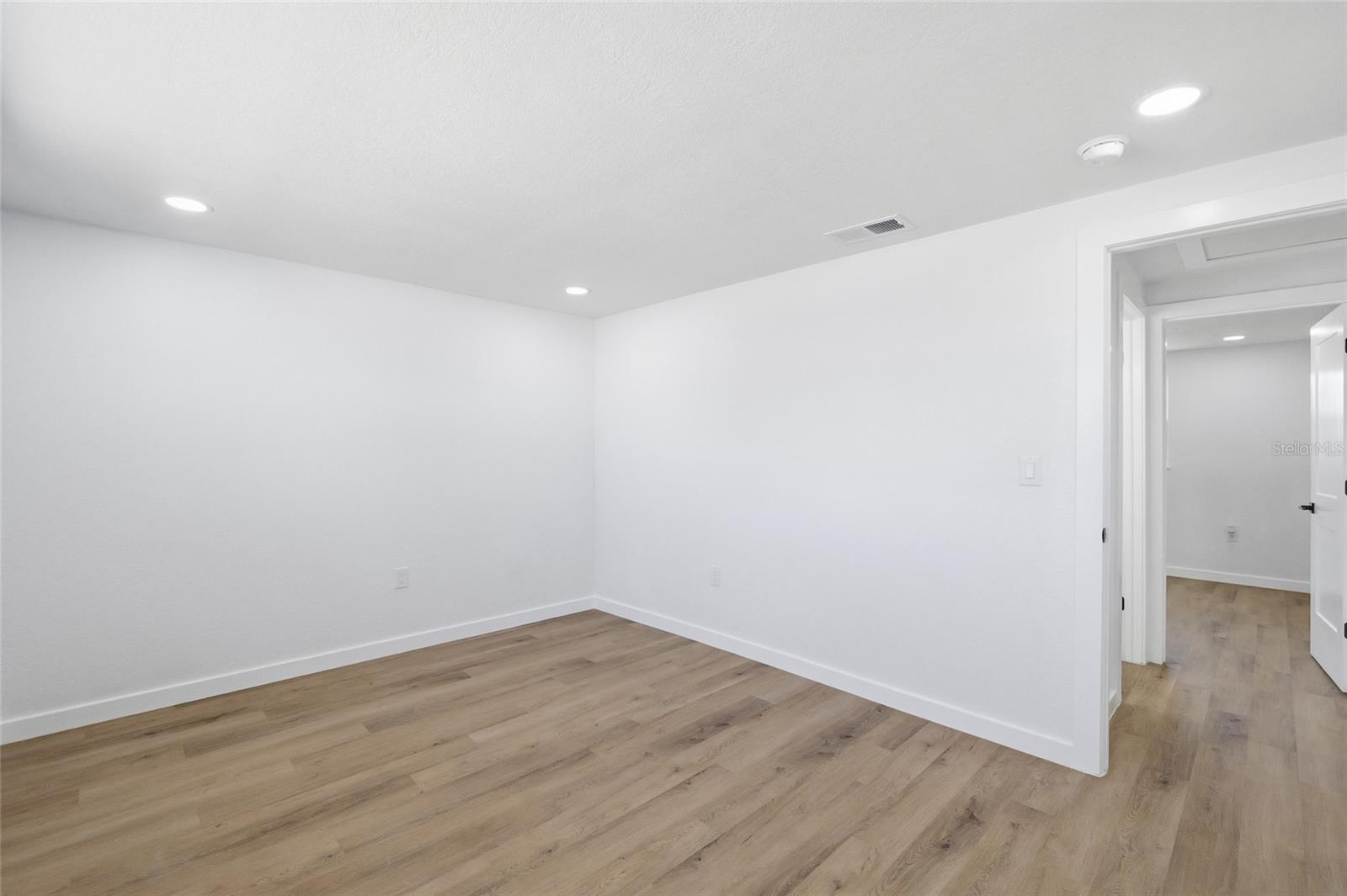 HILLANDALE - Residential