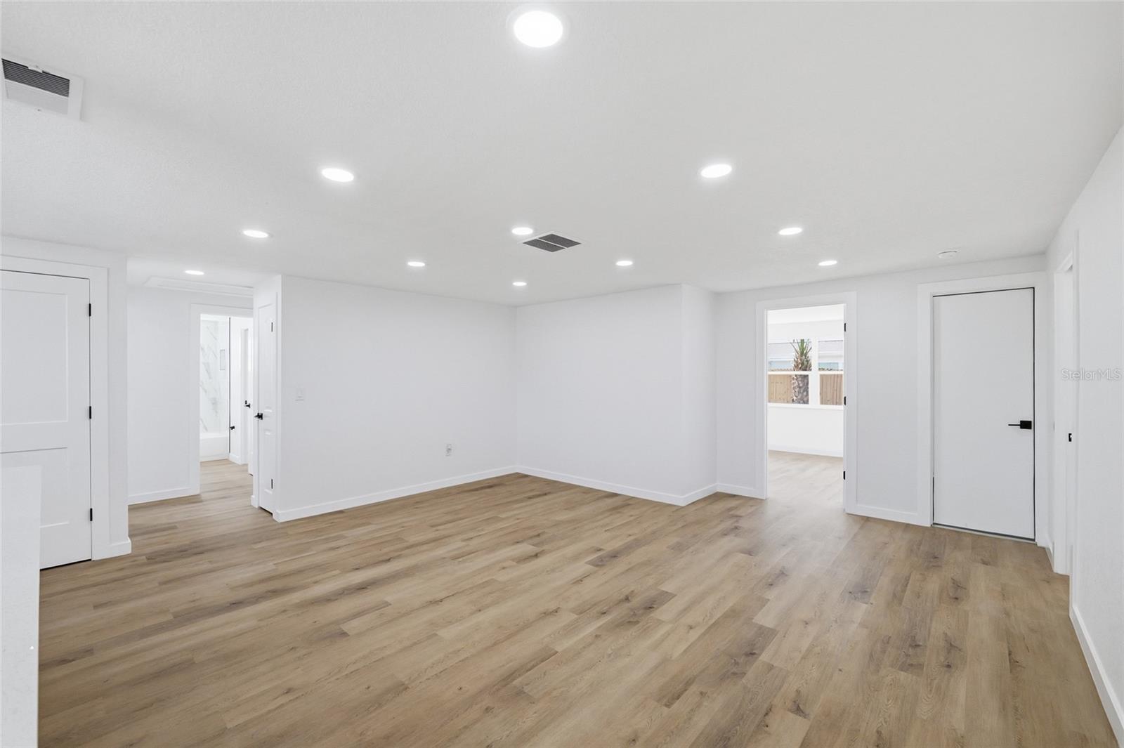 HILLANDALE - Residential