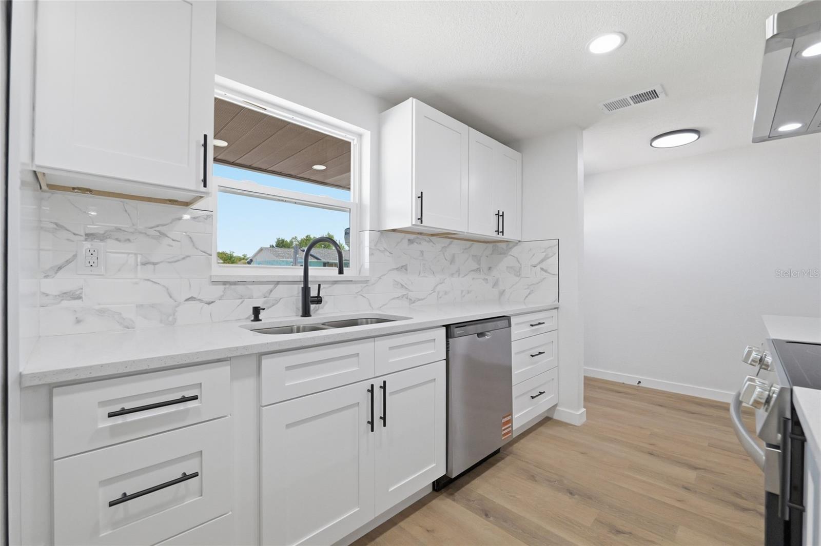 HILLANDALE - Residential