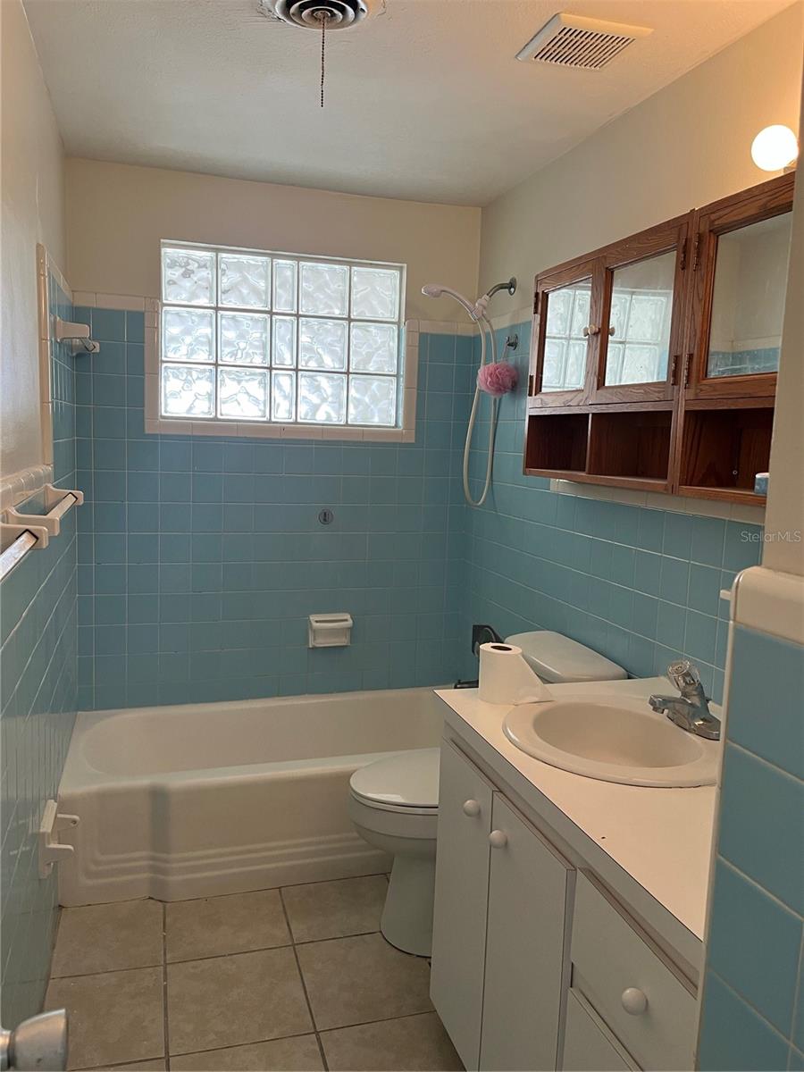 MOBILE CITY - Residential Lease