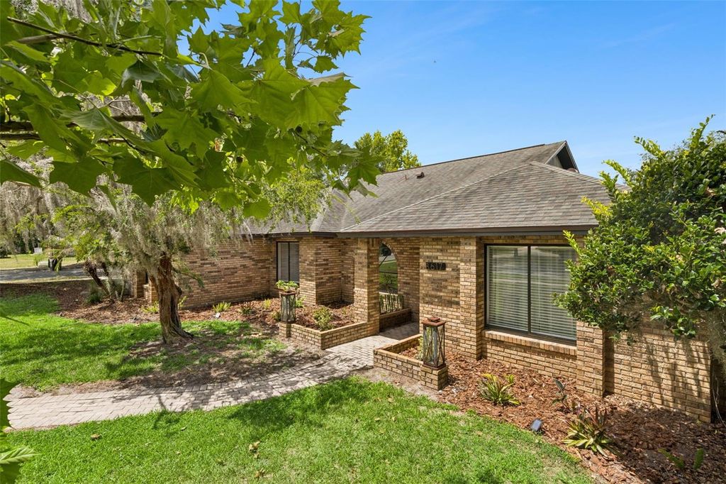 Photo of 8617 Amber Oak Court, Orlando, FL 32817 (MLS # O6411412)