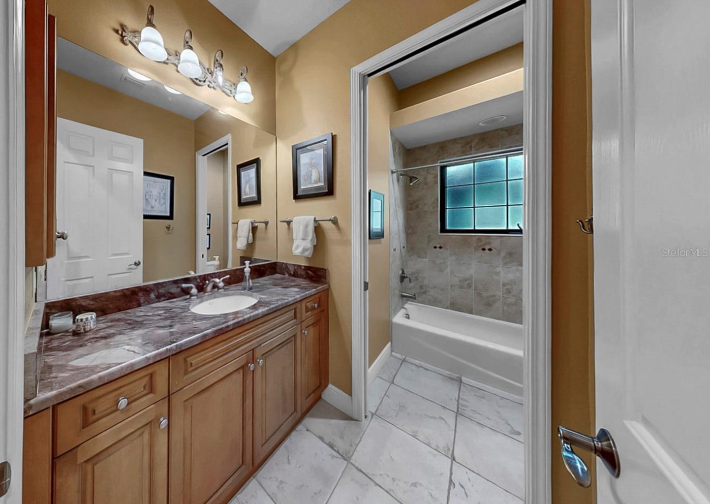 MIRABAY PH 2A-4 - Residential