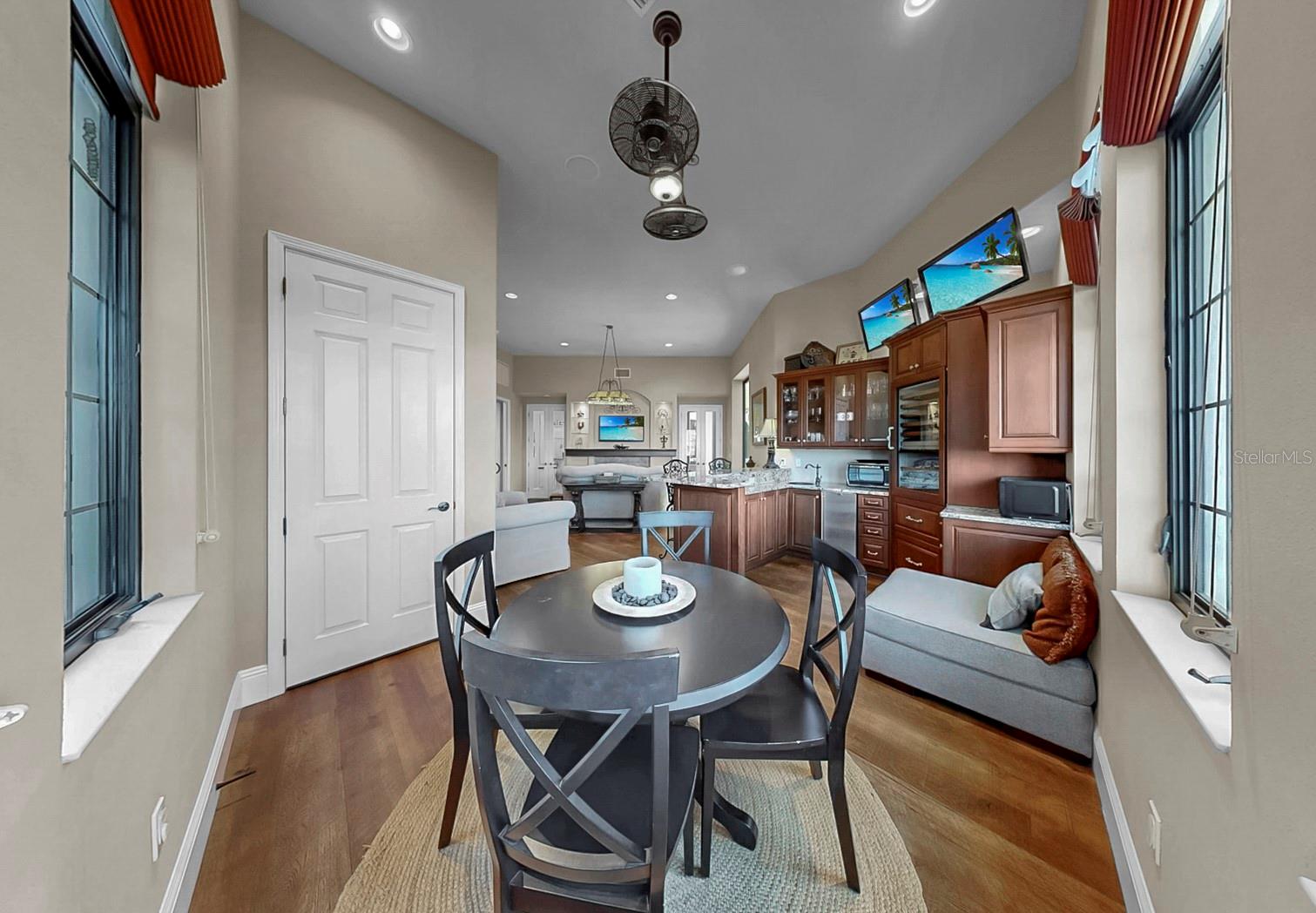 MIRABAY PH 2A-4 - Residential