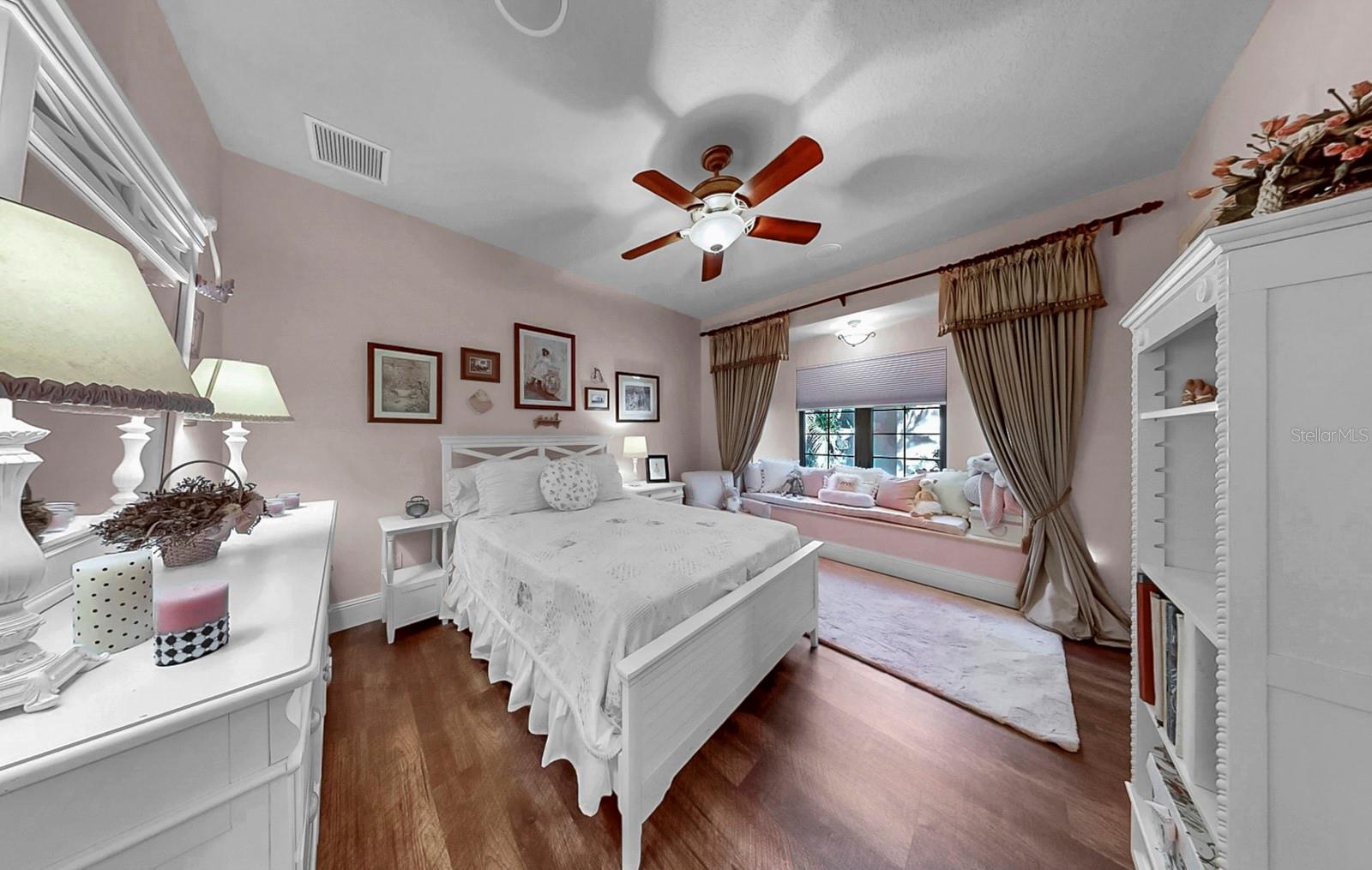 MIRABAY PH 2A-4 - Residential