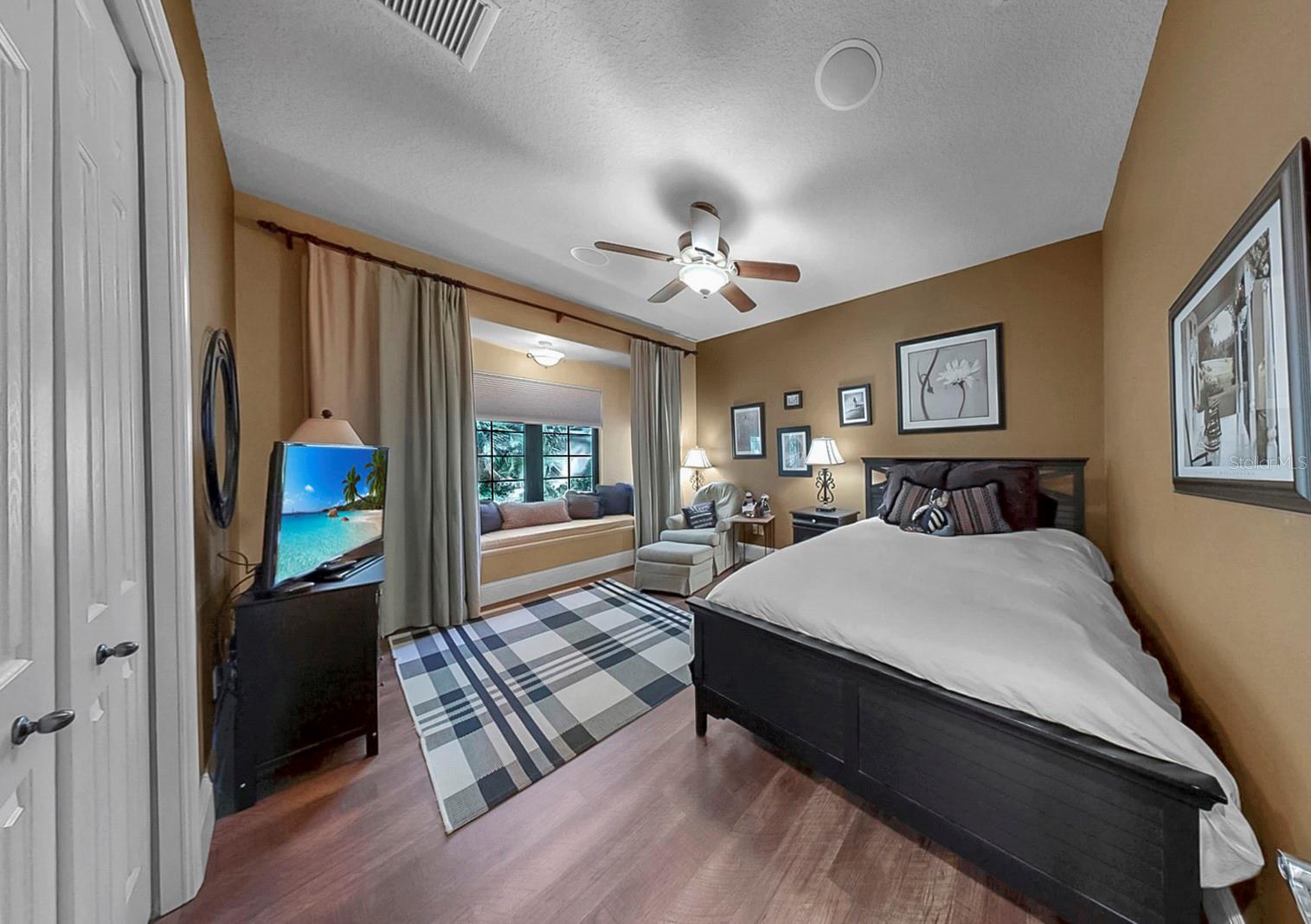 MIRABAY PH 2A-4 - Residential