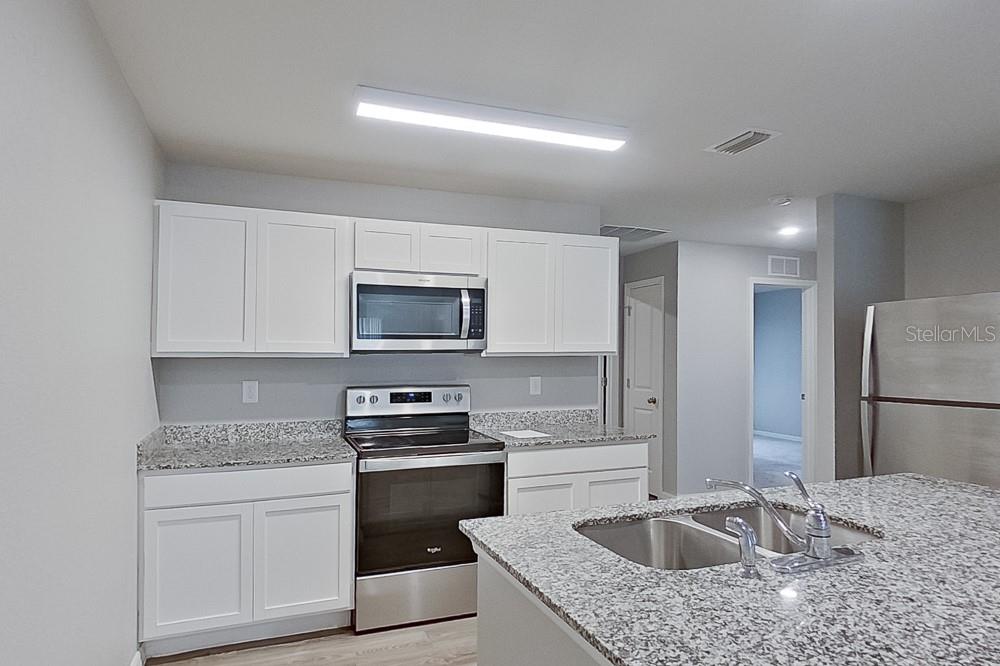 VISTANNA VILLAS - Residential Lease