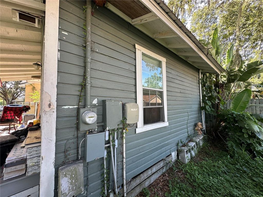 Photo of 510 E Lee Street, Plant City, FL 33563 (MLS # V4945499)