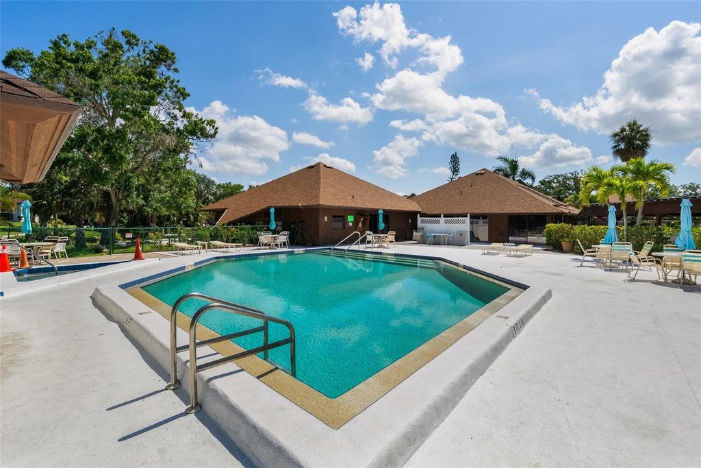 Photo of 6061 Fairway Lane #1411, Bradenton, FL 34210 (MLS # A4673425)