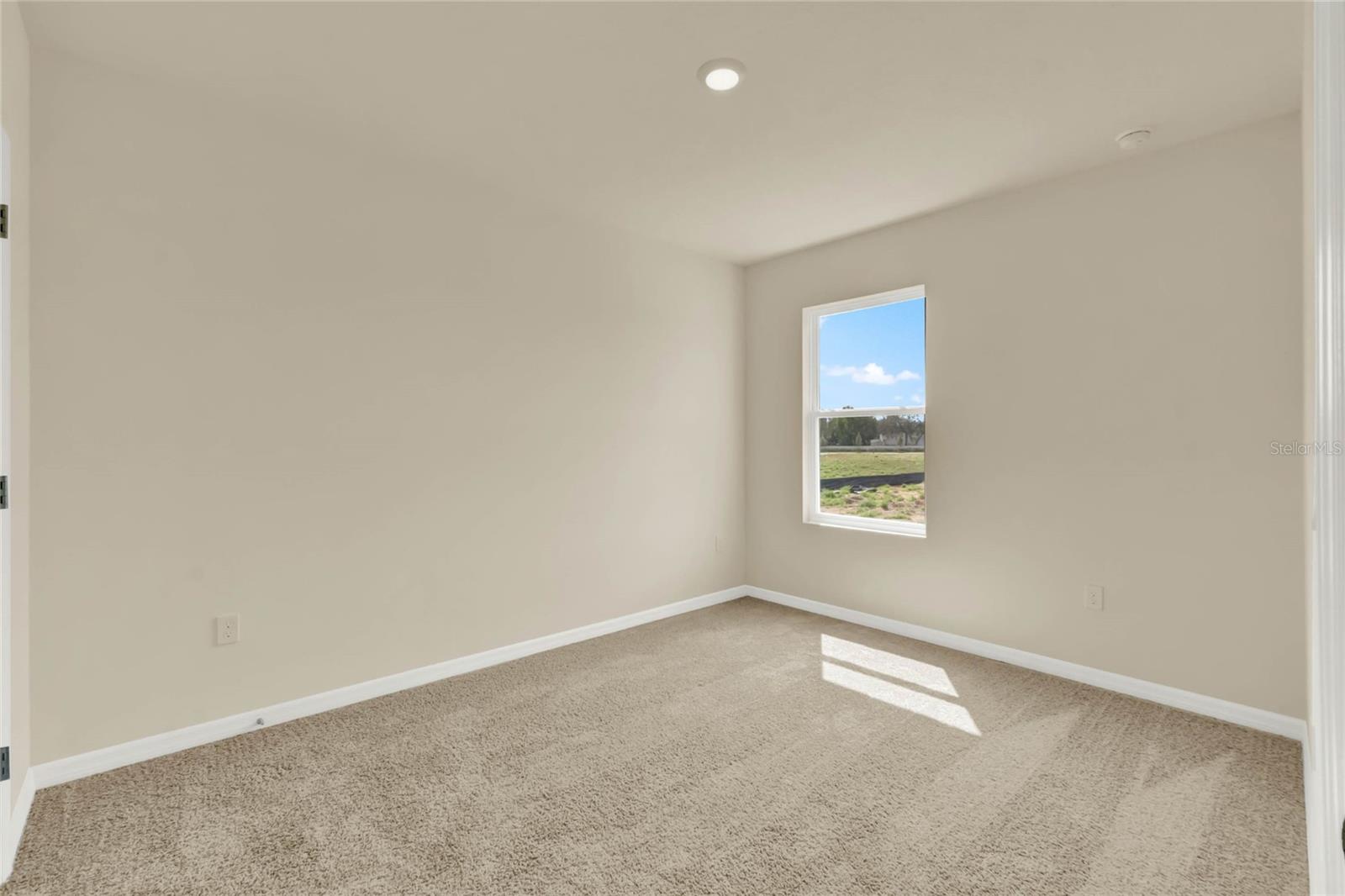 MAGNOLIA POINTE - Residential