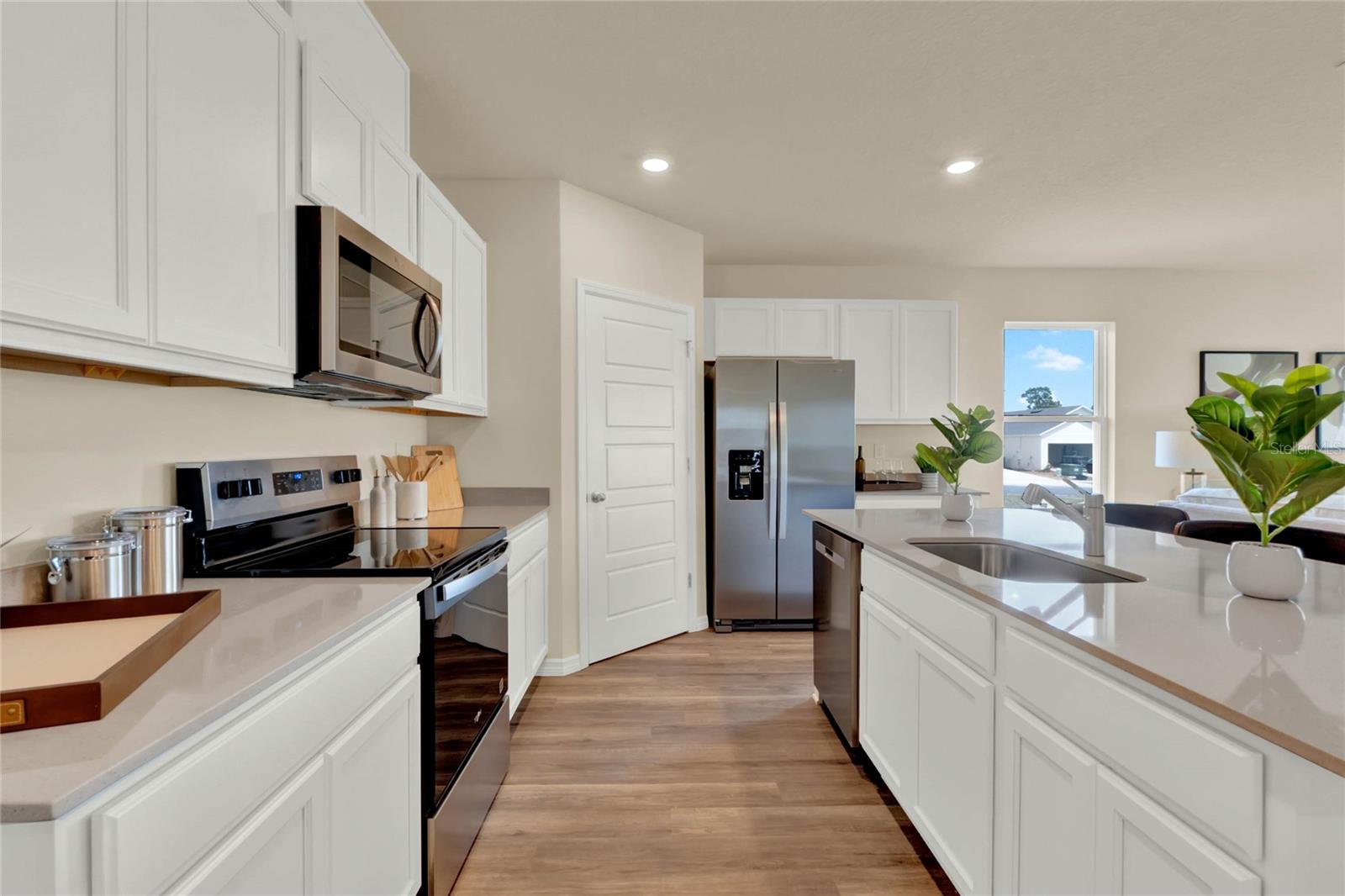 MAGNOLIA POINTE - Residential