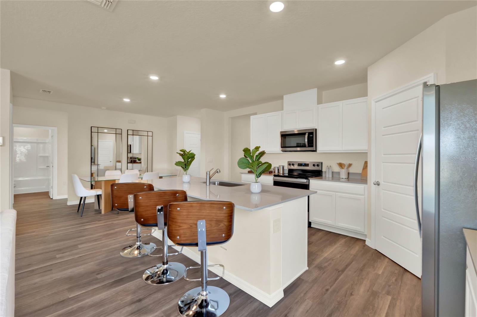 MAGNOLIA POINTE - Residential