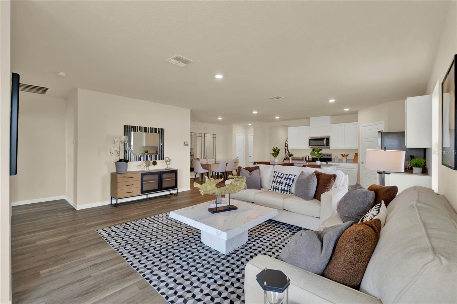 MAGNOLIA POINTE - Residential