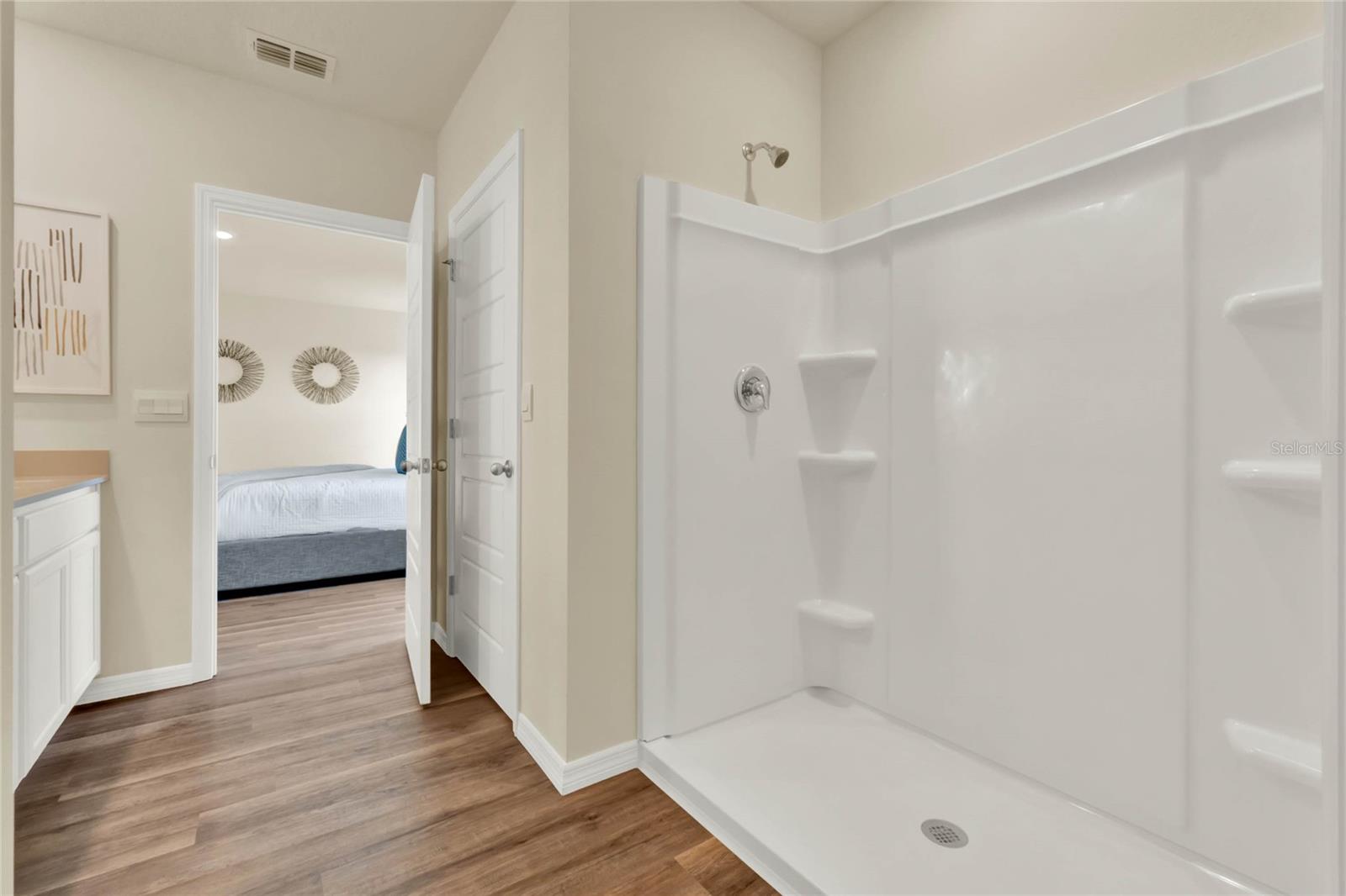 MAGNOLIA POINTE - Residential