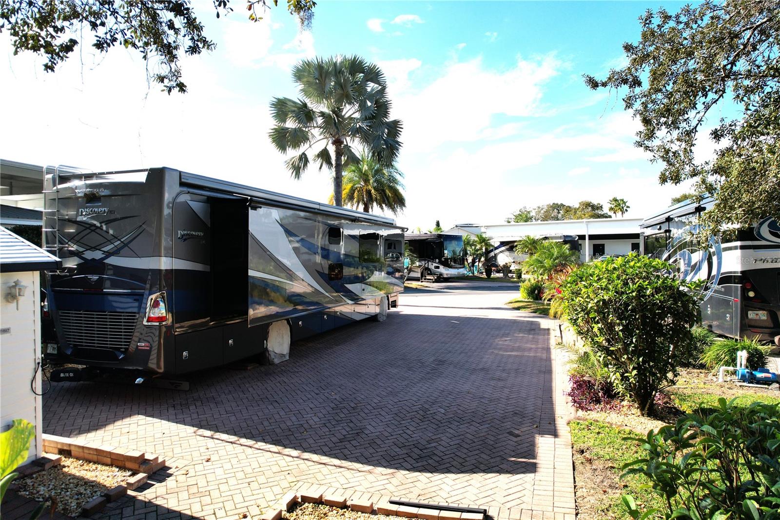 DEER CREEK GOLF & TENNIS RV RESORT - Land