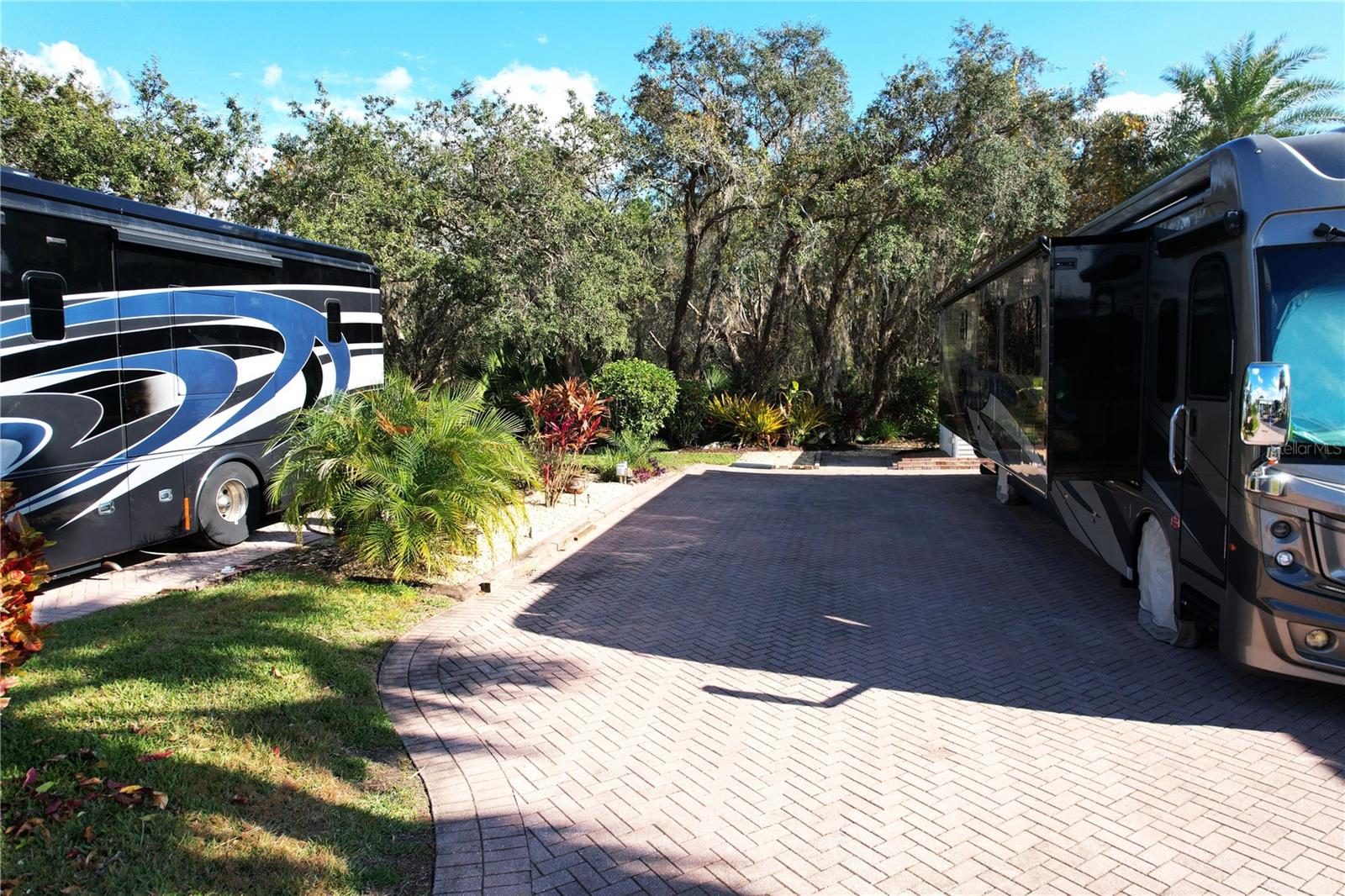 DEER CREEK GOLF & TENNIS RV RESORT - Land