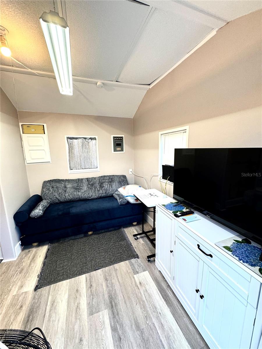 DEER CREEK GOLF & TENNIS RV RESORT - Land