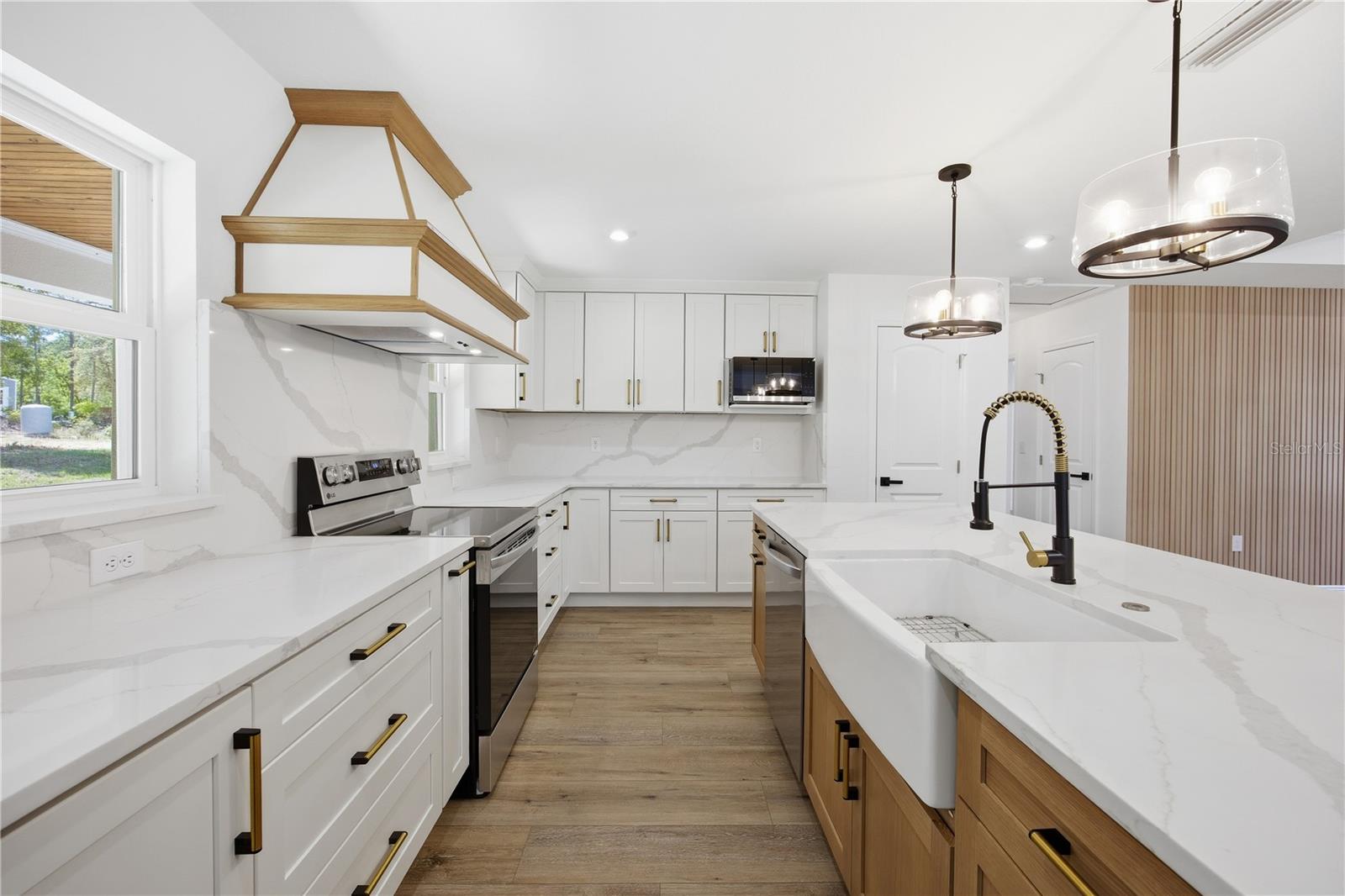 ROLLING HILLS 03 - Residential