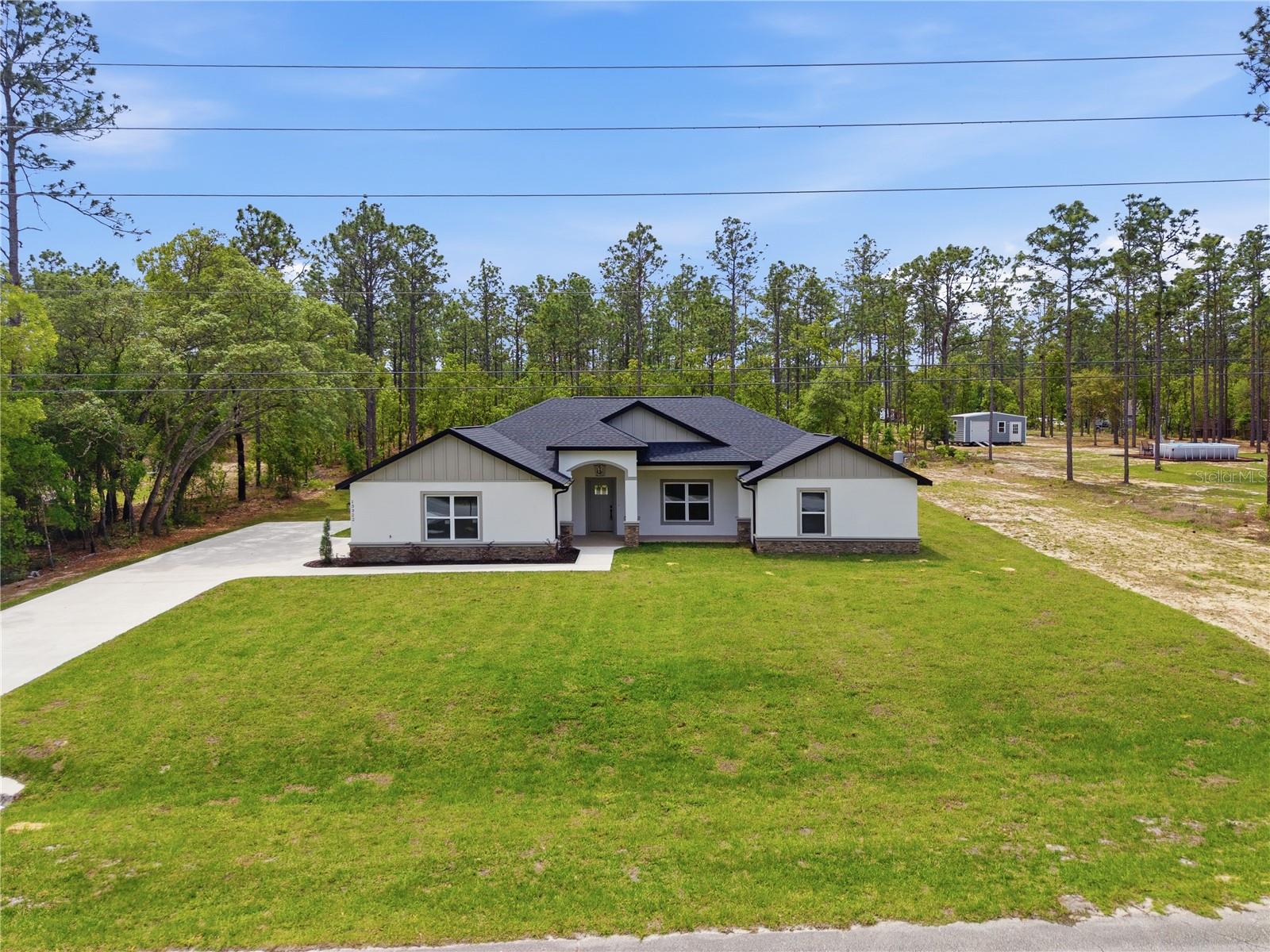 ROLLING HILLS 03 - Residential