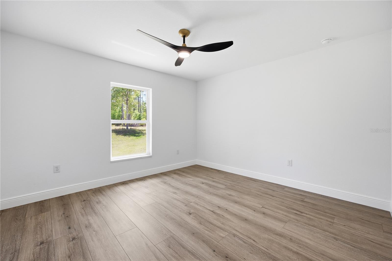 ROLLING HILLS 03 - Residential