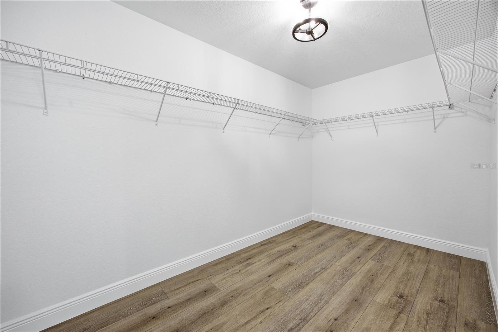 ROLLING HILLS 03 - Residential