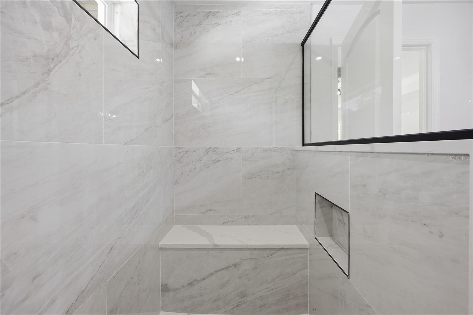 ROLLING HILLS 03 - Residential