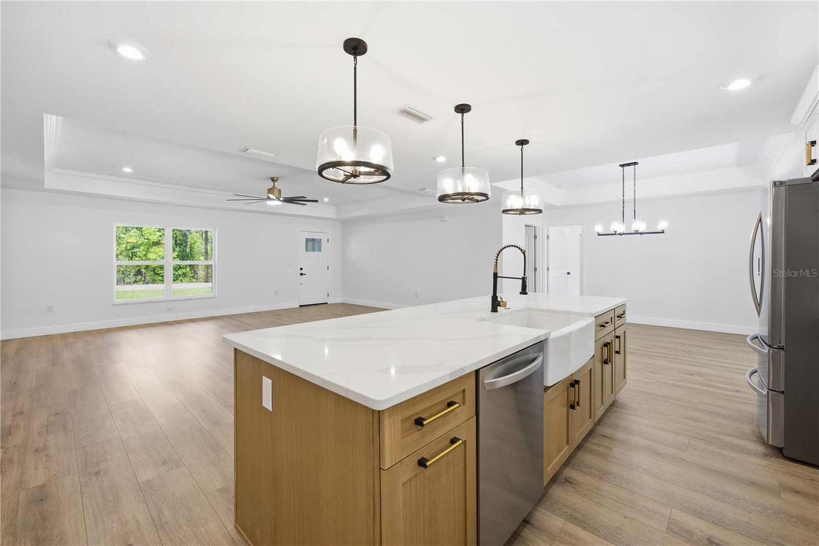 ROLLING HILLS 03 - Residential