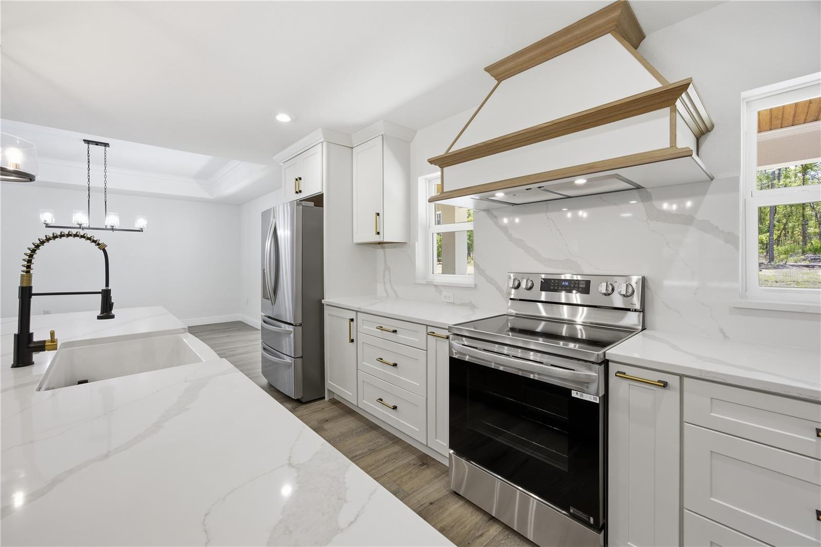 ROLLING HILLS 03 - Residential