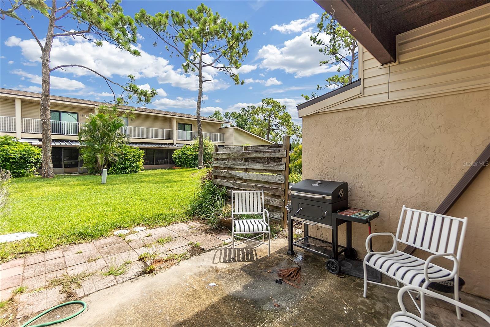 HORIZON TWNHS - Residential