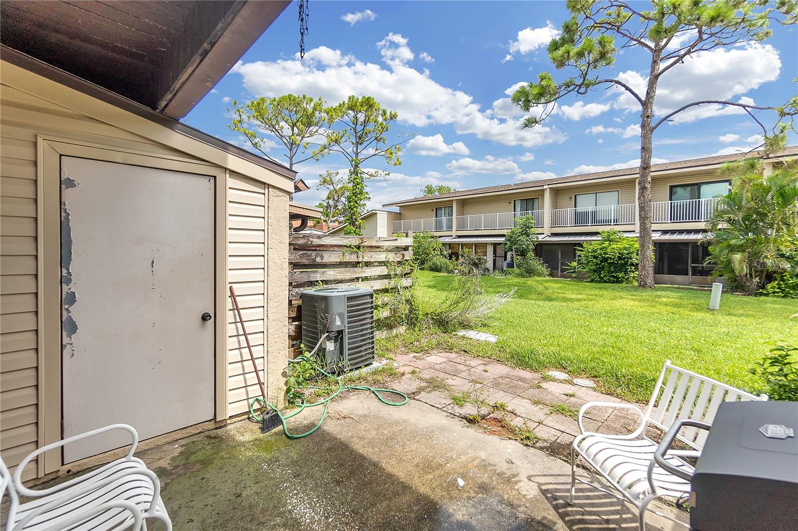 HORIZON TWNHS - Residential