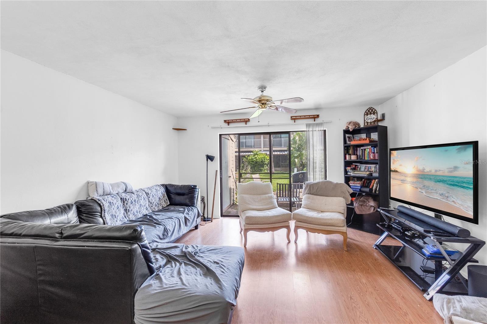 HORIZON TWNHS - Residential