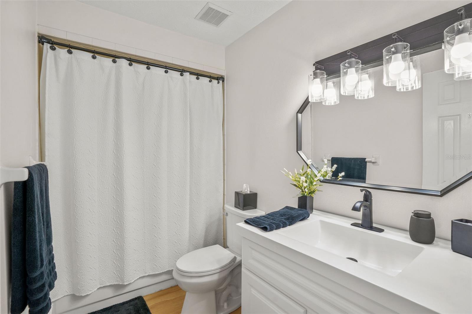 HICKORY HILL ACRES - Residential