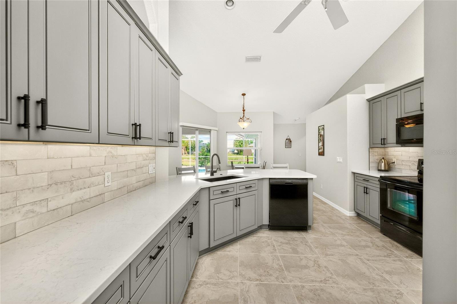 ROTONDA PINE VALLEY - Residential