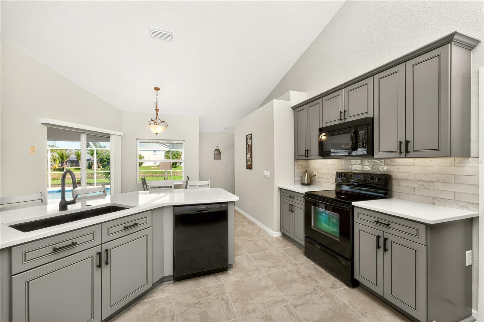 ROTONDA PINE VALLEY - Residential