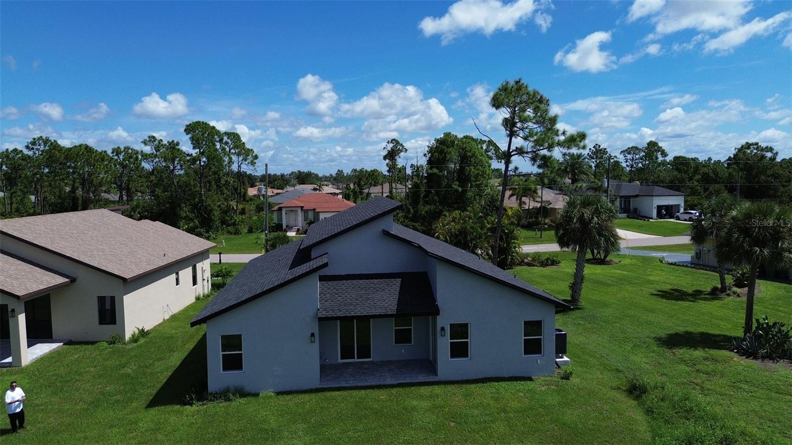 ROTONDA LAKES - Residential