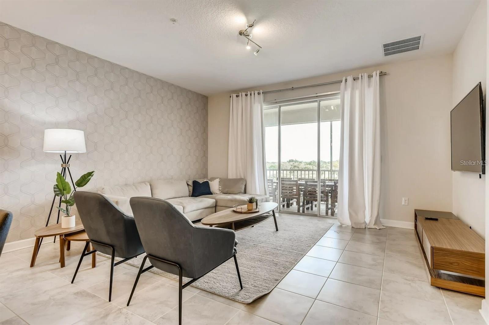 CHAMPIONSGATE CONDO PH 18 - Residential Lease